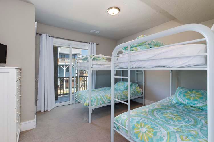 1st Floor Twin Bunks with Private Bath