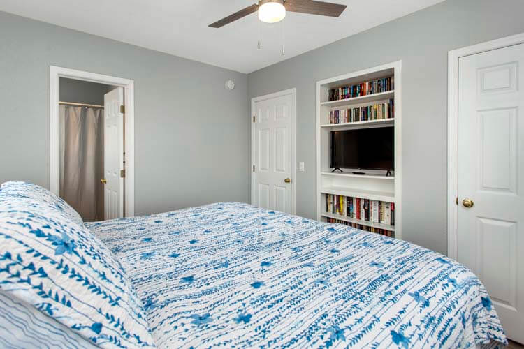 2nd Floor King with Private Bath
