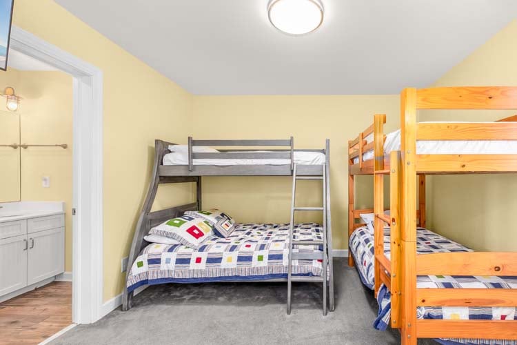 1st Floor Pyramid & Twin Bunk with Shared Bath