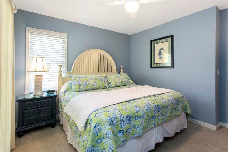 1st Floor King with Private Bath