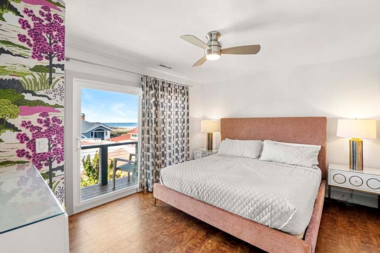 2nd Floor King with Private Bath (N)