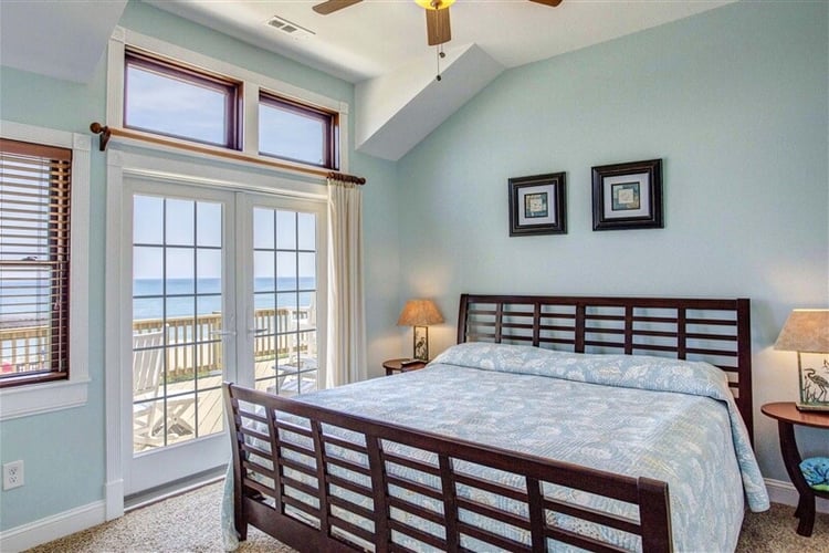 2nd Floor King with Private Bath