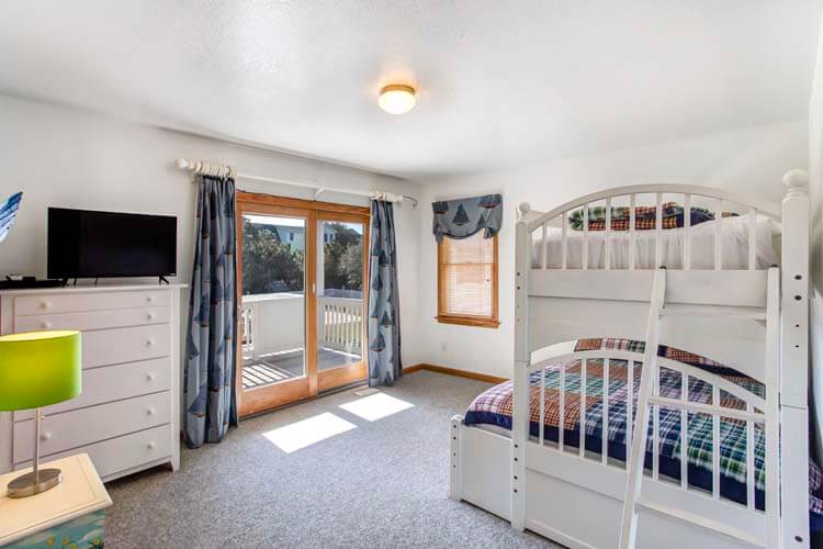 1st Floor Pyramid Bunk with Private Bath