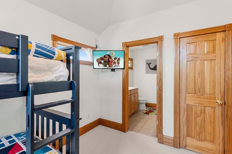 1st Floor Pyramid & Twin Bunk with Private Bath