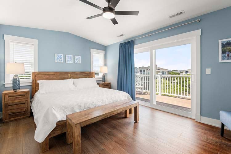 2nd Floor King with Private Bath