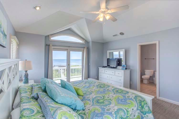 2nd Floor King with Private Bath