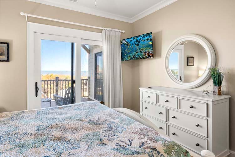 1st Floor King with Private Bath