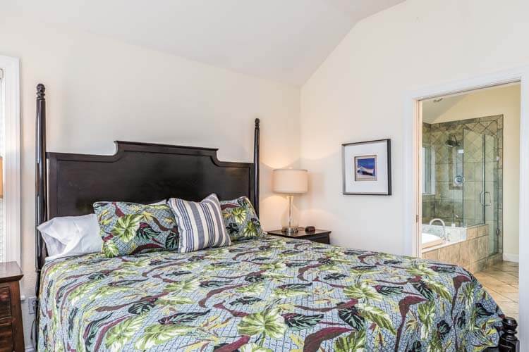 2nd Floor King with Private Bath