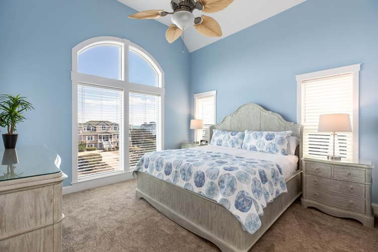 2nd Floor King with Private Bath