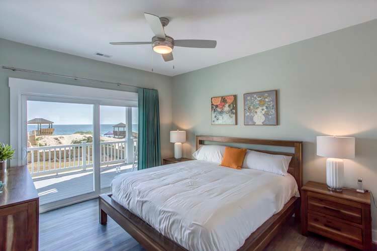 1st Floor Den with King and Private Bath