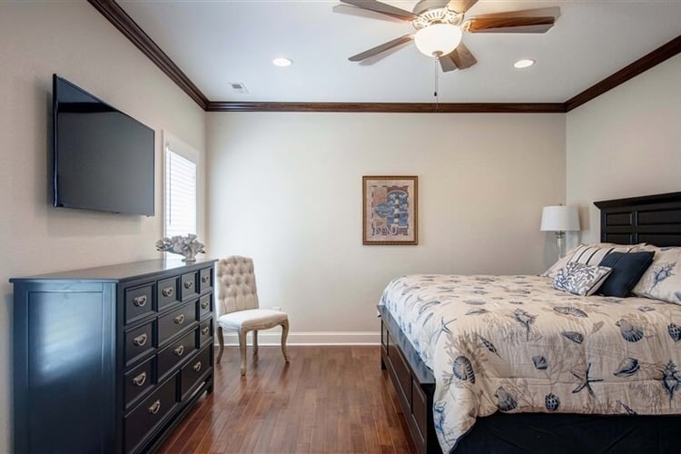 Ground Floor King with Private Bath