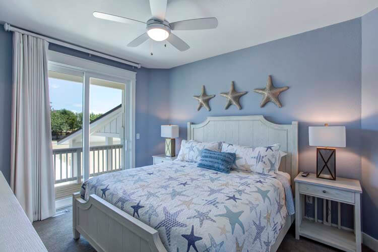 1st Floor King with Private Bath