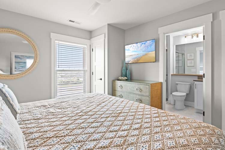 2nd Floor King with Private Bath