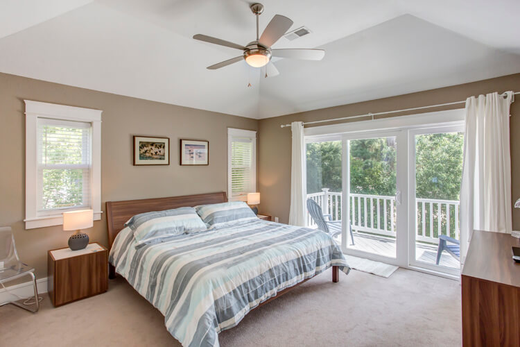 2nd Floor King with Private Bath