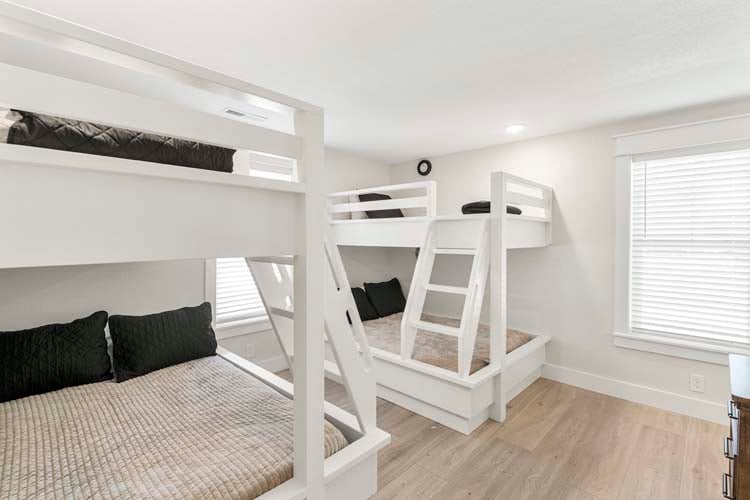 Ground Floor Pyramid Bunks with Private Bath (14)