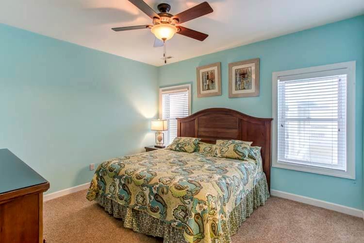 1st Floor King with Private Bath