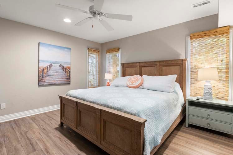 1st Floor King with Private Bath