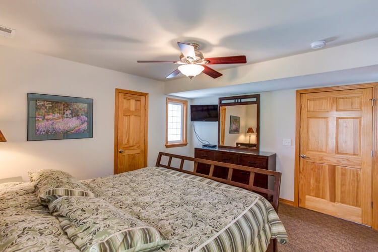 Ground Floor King with Private Bath