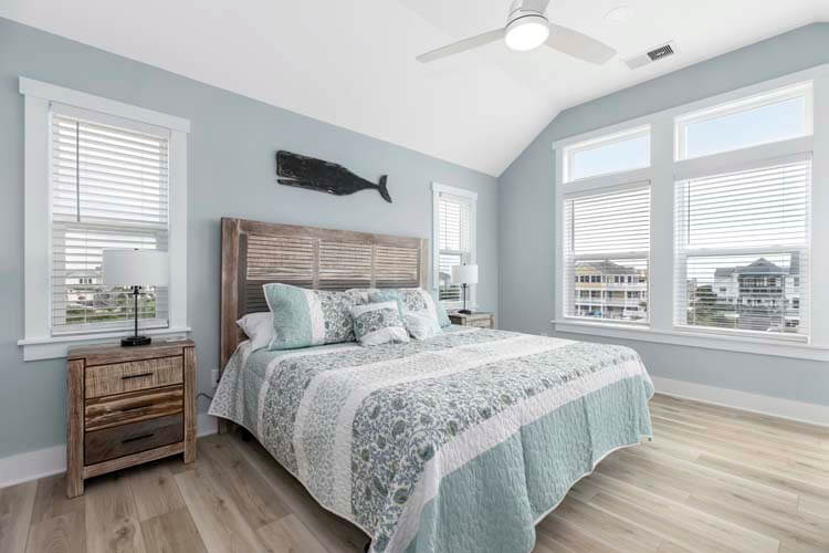 2nd Floor King with Private Bath