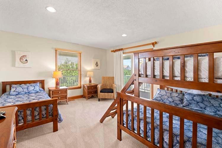 1st Floor Pyramid Bunk & Twin with Private Bath