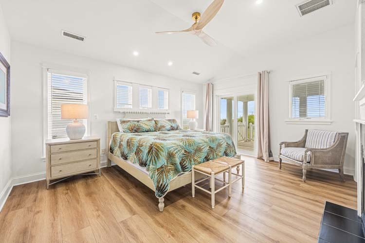 2nd Floor King with Private Bath