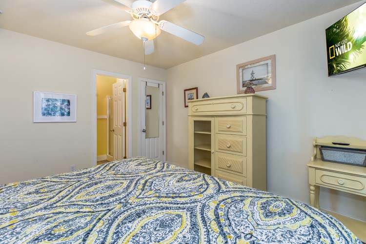 1st Floor King with Private Bath