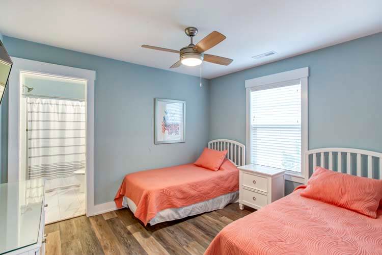 1st Floor Twins with Private Bath