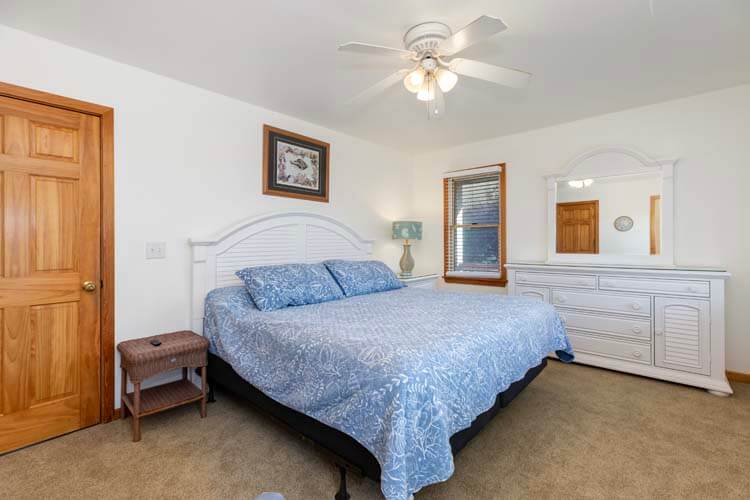 1st Floor King with Private Bath