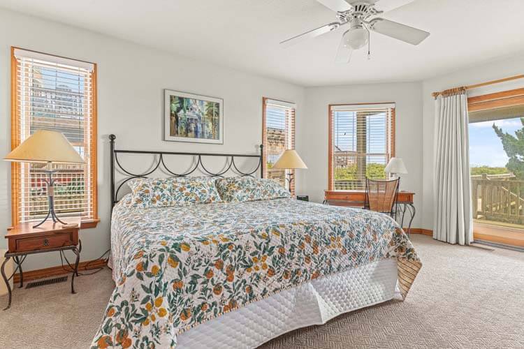 1st Floor King with Private Bath