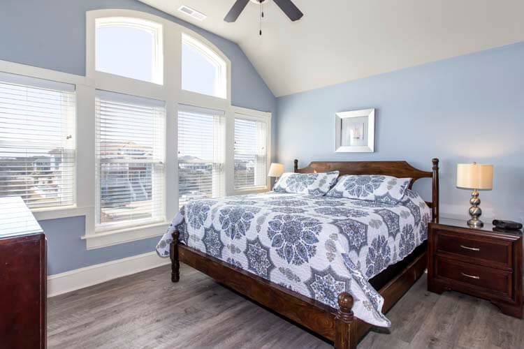 2nd Floor King with Private Bath