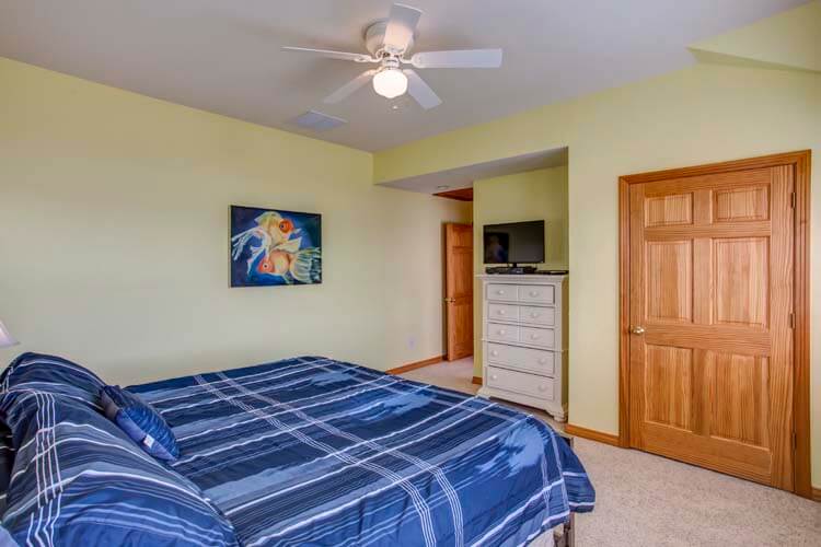 2nd Floor King with Private Bath