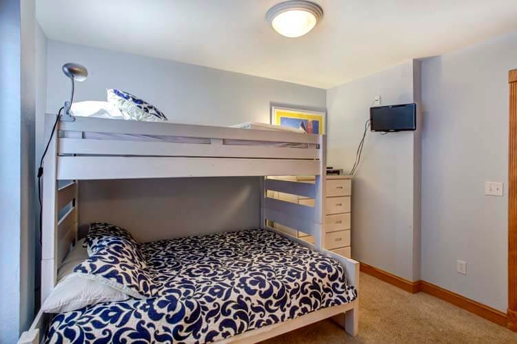 Ground Floor Pyramid Bunk with Shared Bath