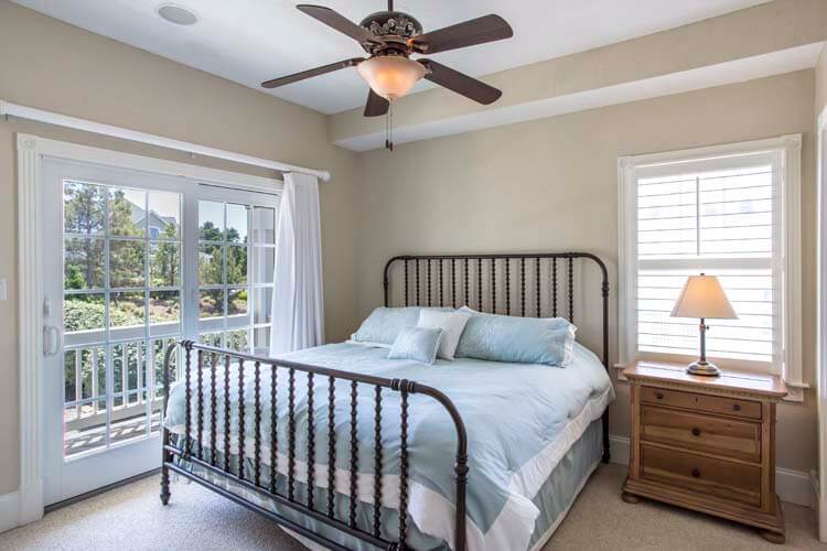 1st Floor King with Private Bath