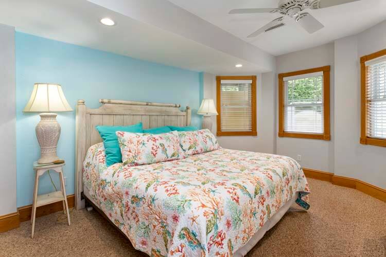 Ground Floor King with Private Bath (8)