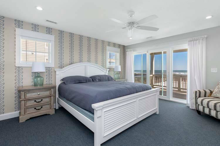 1st Floor King with Private Bath