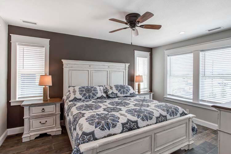 Ground Floor King with Private Bath (18)