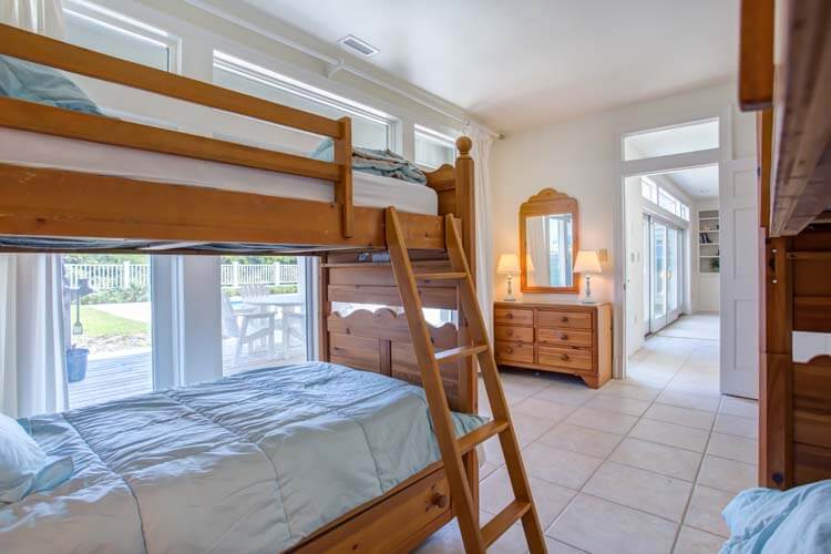 Ground Floor Bunk with Private Bath