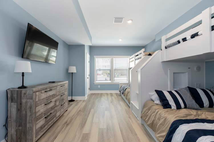 Ground Floor Pyramid Bunks with Private Bath