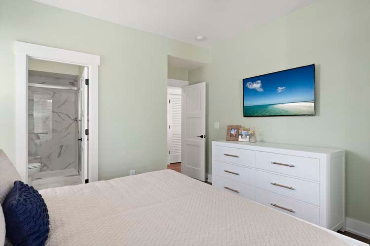 Ground Floor King with Private Bath