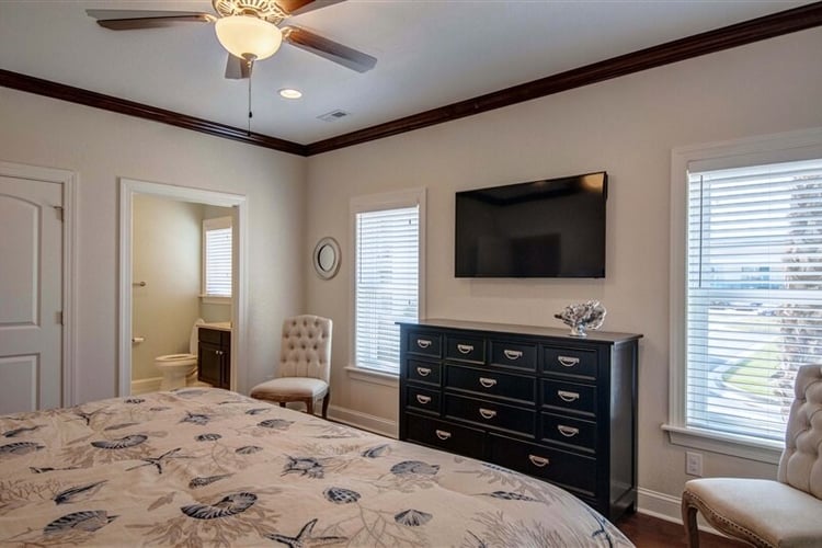 Ground Floor King with Private Bath