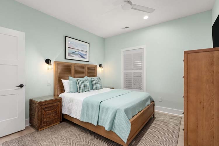 Ground Floor Queen with Private Bath (8)