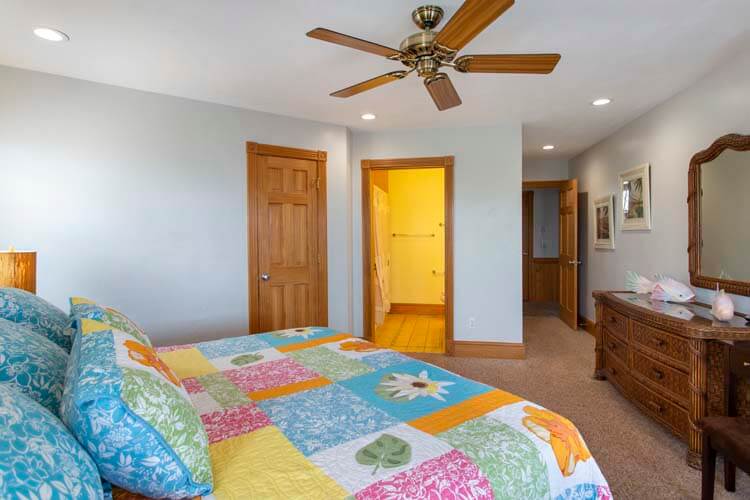 1st Floor King with Private Bath (3)