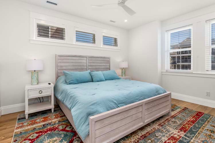 1st Floor King with Private Bath