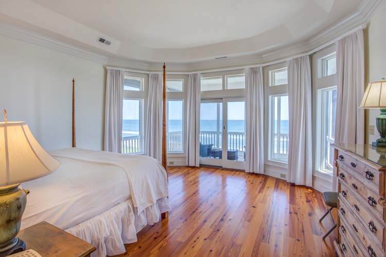 2nd Floor King with Private Bath