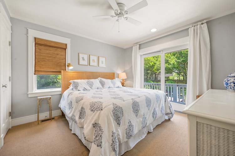 1st Floor King with Private Bath