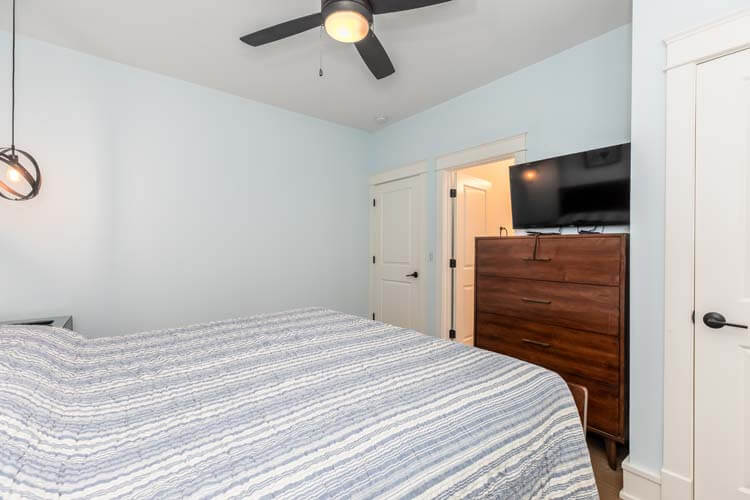 Ground Floor King with Private Bath