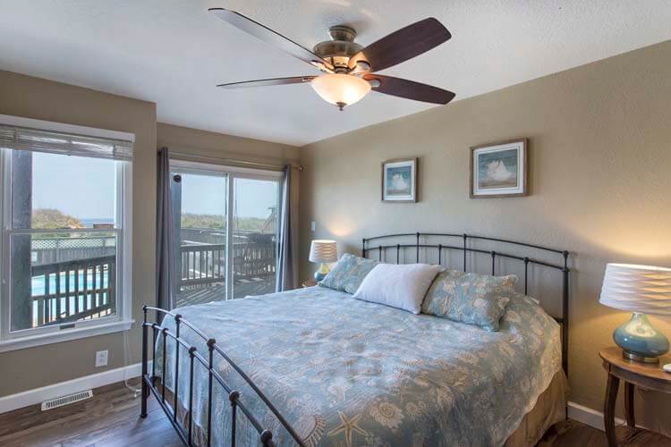 1st Floor King Bedroom