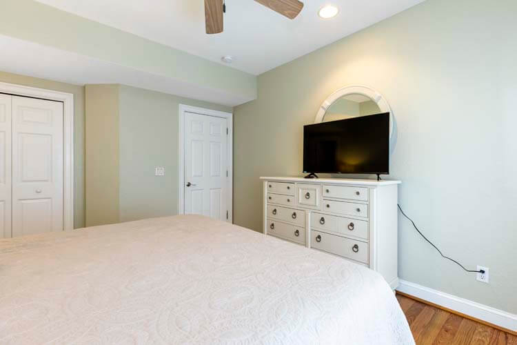 Ground Floor King with Private Bath