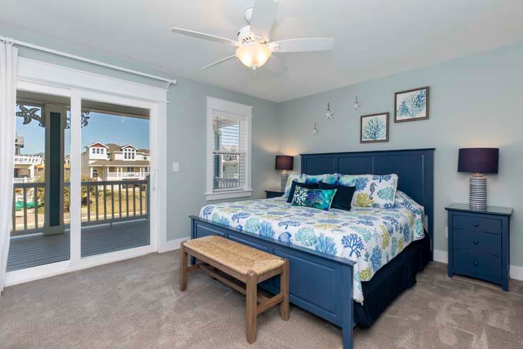 1st Floor King with Private Bath