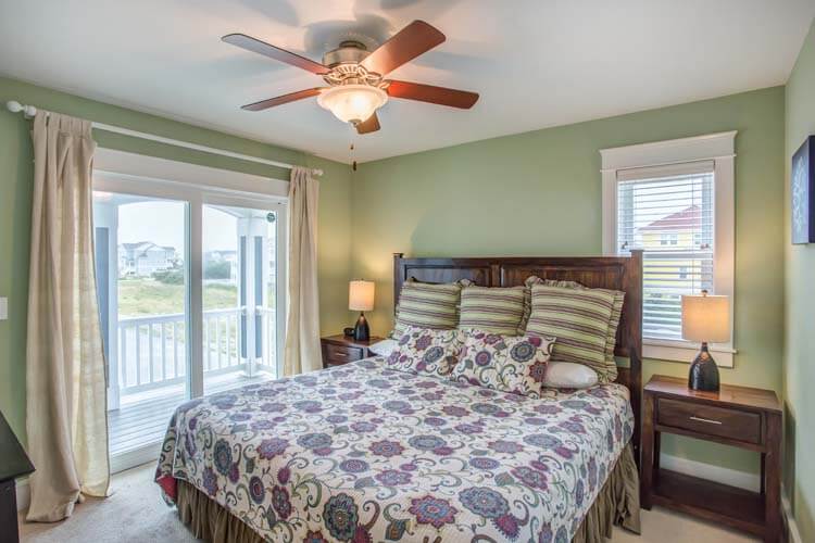 1st Floor King with Private Bath